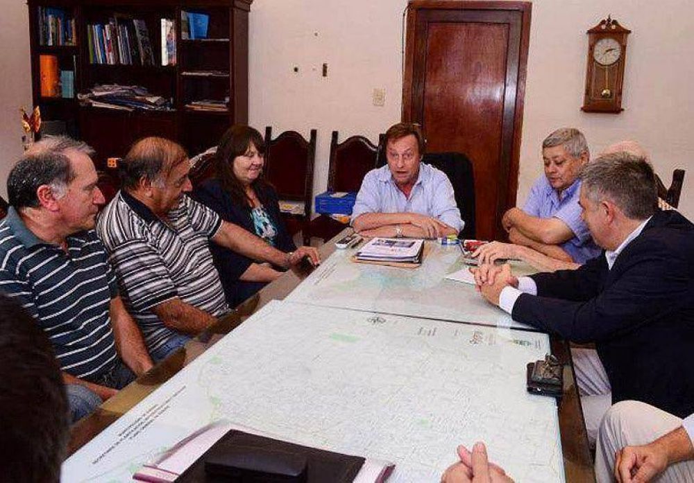 Varisco recibi� APS y Obras Sanitarias y les ofreci� un 25% de aumento