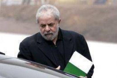 Lula recibi� con tranquilidad el pedido de arresto de la fiscal�a