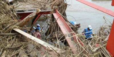 Iniciaron las tareas de limpieza del Gastona para evitar m�s inundaciones