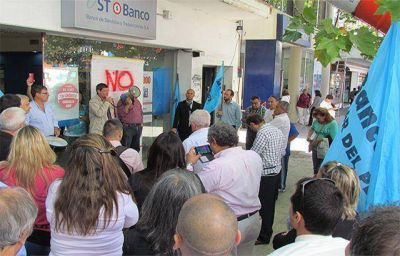  Protesta de Bancarios ante la amenaza de cierre del Banco de Servicios y Transacciones