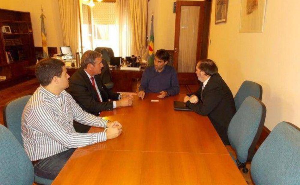 L�PEZ, CON REPRESENTANTES DEL BANCO PROVINCIA