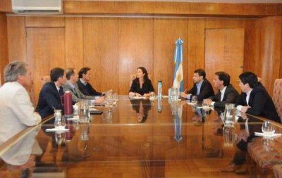 DE JES�S MANTUVO UNA REUNI�N CON LA MINISTRA DE DESARROLLO SOCIAL