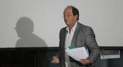 Sanz tuvo que ir al Senado a frenar una rebeli�n radical contra Michetti