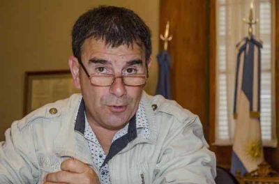 Los intendentes de Azul, Olavarr�a, Las Flores y Monte se re�nen por la autov�a en la Ruta 3