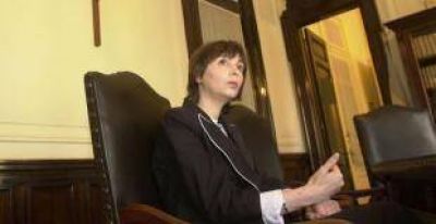 El Tribunal Superior de �Justicia ech� a seis oficiales