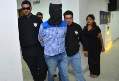 Los SMS que complican al intendente de La Calera en la muerte de su esposa