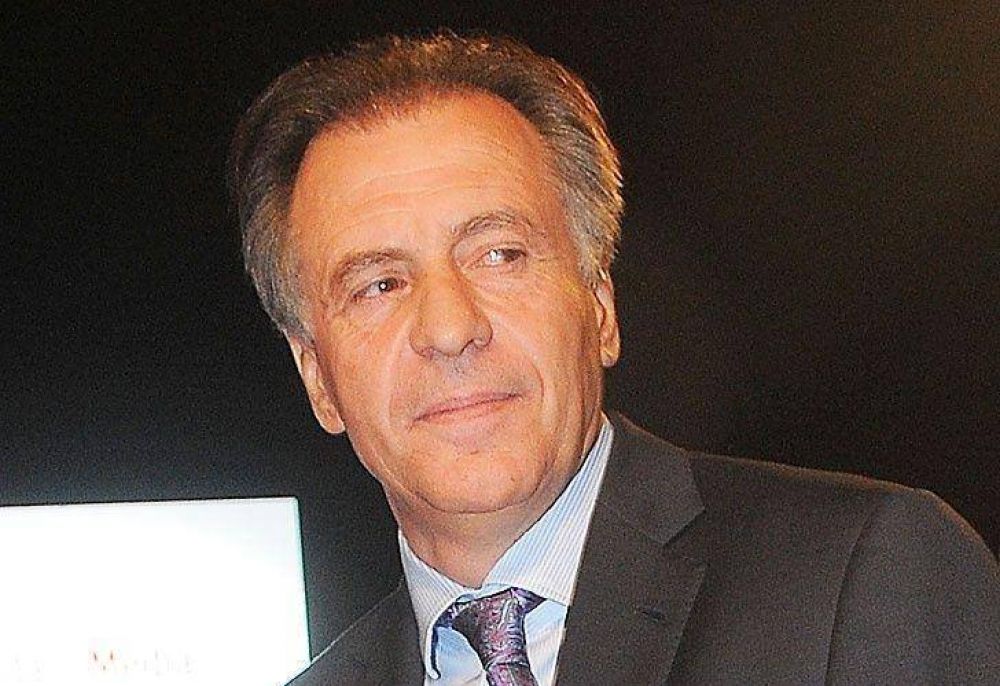 Denuncian que Crist�bal L�pez evadi� 8.000 millones de pesos en impuestos