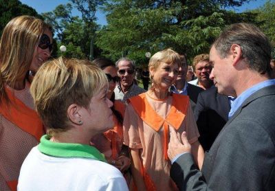 Bordet se mostr� confiado en encontrar un punto de acuerdo con docentes y estatales