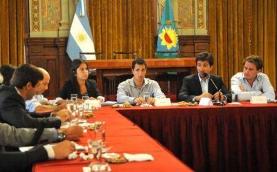 El intendente Ducot� se reuni� con autoridades provinciales para priorizar obras
