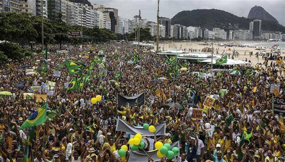 Dilma, cada vez m�s acorralada: sufri� las mayores protestas en democracia
