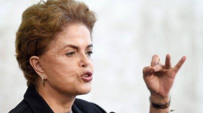 Dilma, asediada: la calle suma presi�n en v�spera de un posible impeachment