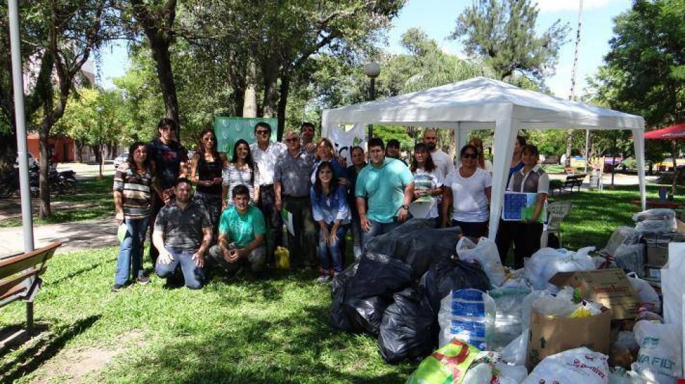 Este s�bado Ciudad Limpia recibi� materiales reciclables para la construcci�n de la Casa Garrahan: �La basura es parte de la soluci�n�