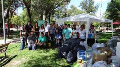 Este s�bado Ciudad Limpia recibi� materiales reciclables para la construcci�n de la Casa Garrahan: �La basura es parte de la soluci�n�