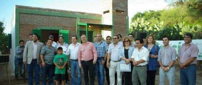 Entregan viviendas sociales a familias del Departamento Choya