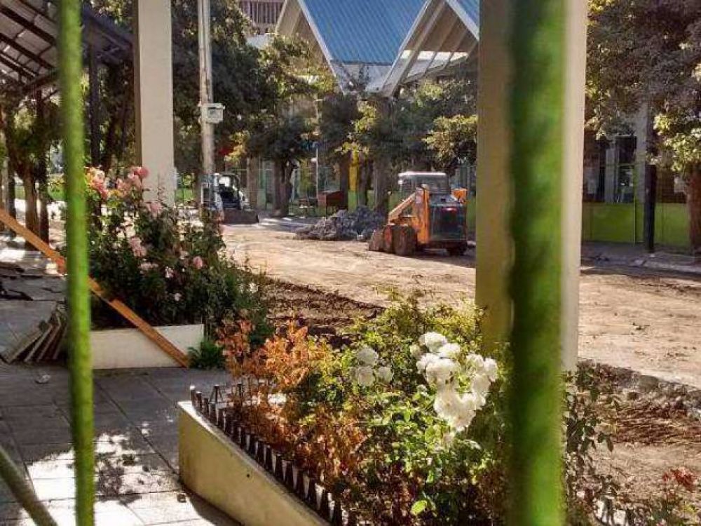 C�mara de Comercio reclam� a los responsables de la obra de Calle Mitre