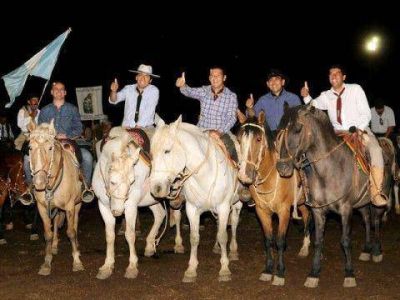 Neuqu�n, una cabalgata con mucho de fe
