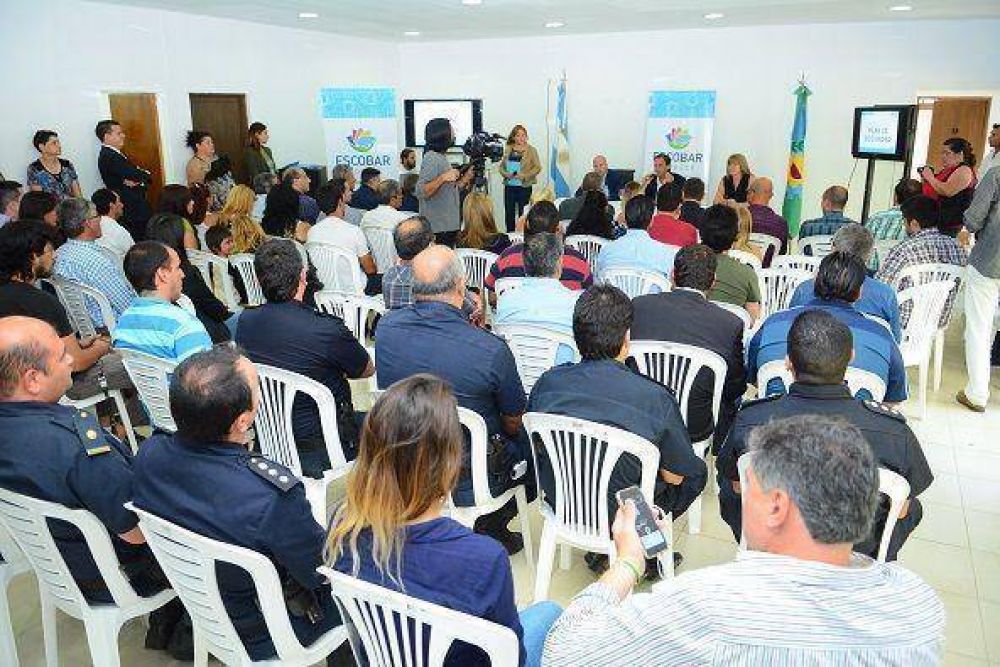 Ariel Sujarchuk present� el plan de seguridad del Municipio de Escobar