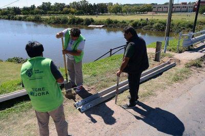 Fue colocado un guardarra�l en el puente Guaz� Namb� de Tigre