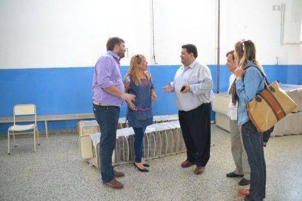 Nedela: �Las autoridades provinciales se comprometieron a entregar m�s mobiliario�