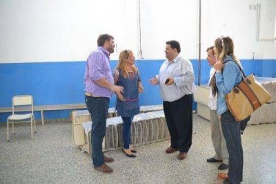 Nedela: �Las autoridades provinciales se comprometieron a entregar m�s mobiliario�