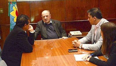 El intendente Arroyo recibi� a tres de los legisladores que hab�a invitado a su despacho