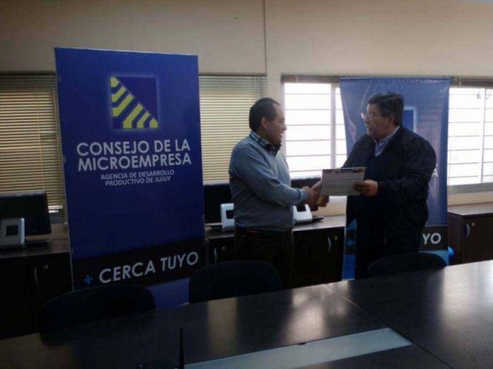 CONSEJO DE LA MICROEMPRESA ENTREG� CR�DITOS A PEQUE�OS Y MEDIANOS EMPRESARIOS DE JUJUY