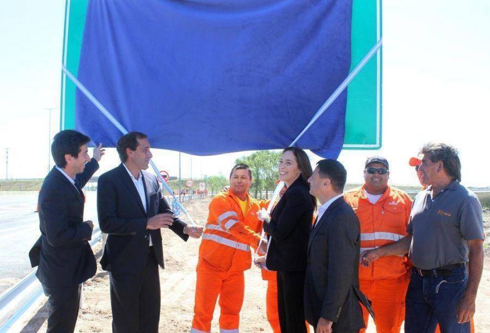 Vidal y Garro inauguraron bajada de la Autopista: �Hace a�os necesit�bamos una obra as�