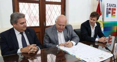 El gobernador inst� a sancionar la ley de juventudes