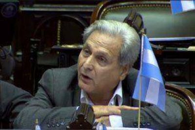 �Este acuerdo no es digno�, afirm� el diputado Solanas al exponer en el debate sobre los holdouts 