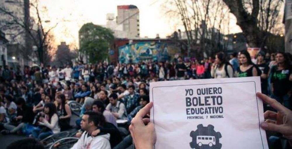 Oficialismo propone 