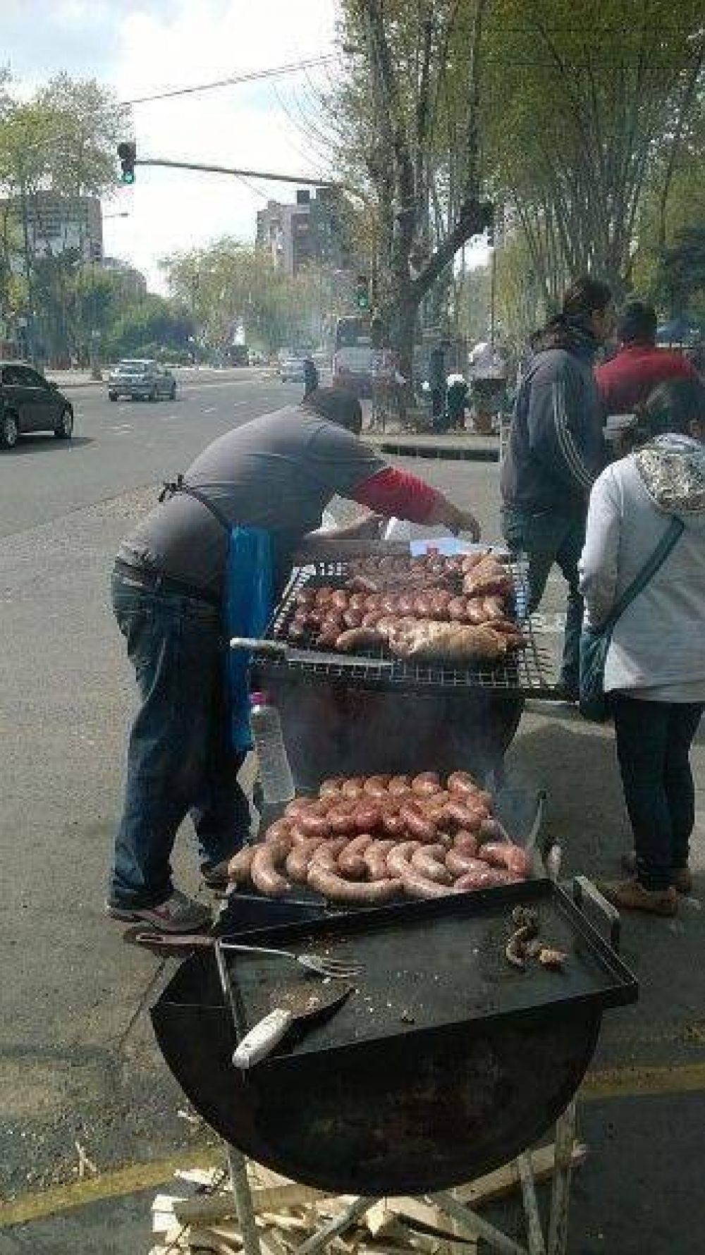 Proponen que el municipio entregue subsidios a choripaneros