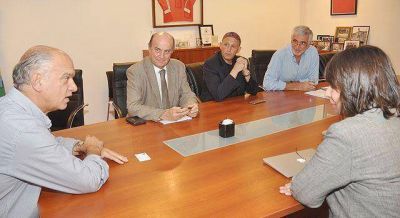 Grindetti y Bergman evaluaron el plan de cloacas para Lan�s