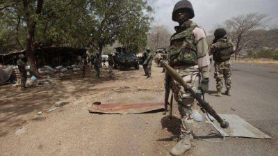 Dos mujeres suicidas se hicieron estallar en una mezquita de Nigeria: al menos 25 muertos