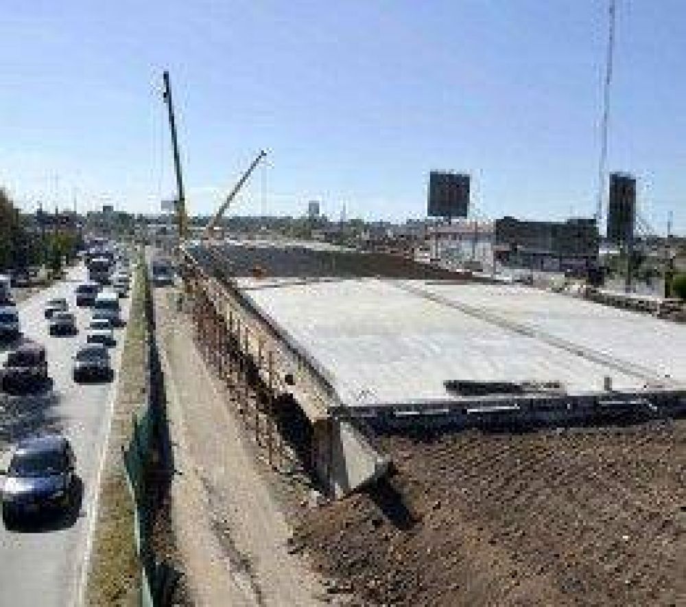 La Noria: avanza el armado de la calzada del nuevo distribuidor