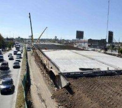 La Noria: avanza el armado de la calzada del nuevo distribuidor