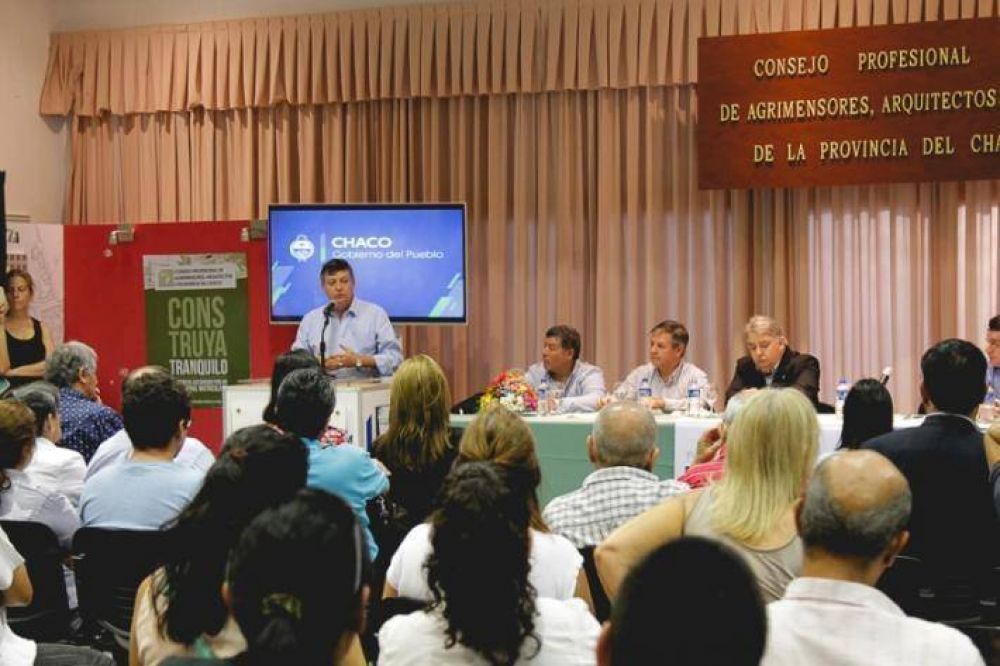 El Gobernador Peppo encabez� el 1� Encuentro Provincial de Capacitaci�n para el Consumo Sustentable