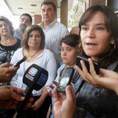 Fuerza C�vica carg� contra el aumento otorgado a estatales