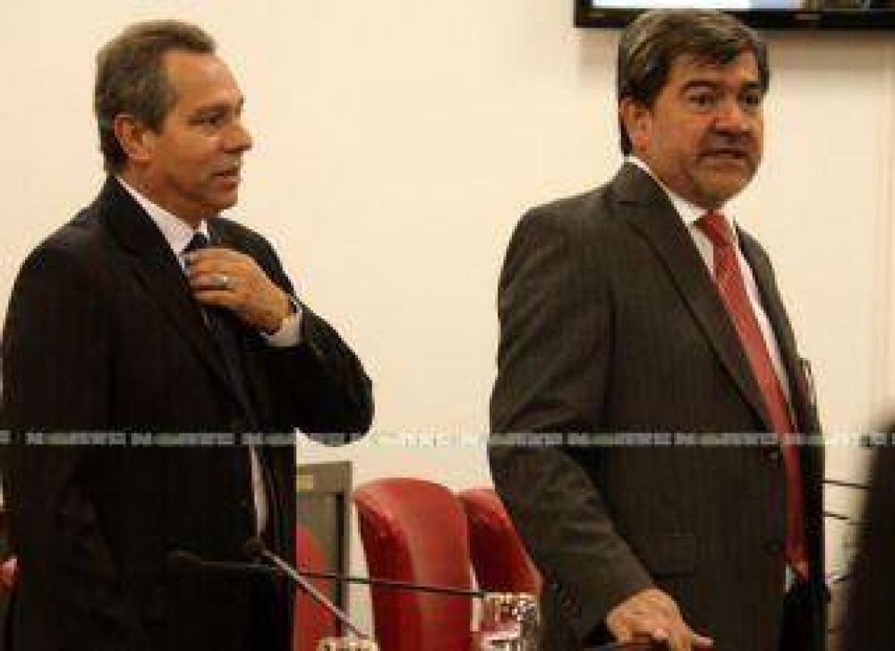Los ministros Bergia y Nievas renunciaron a sus bancas