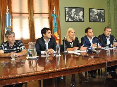 El Frente Renovador present� proyectos para combatir el tarifazo