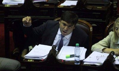 Claves de la marat�nica y tensa sesi�n por el acuerdo con los fondos buitre