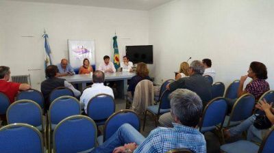 Presentaron la Agencia Municipal de Comercio Exterior