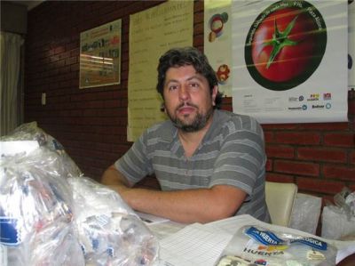 Pro Huerta entrega semillas en la sede del INTA