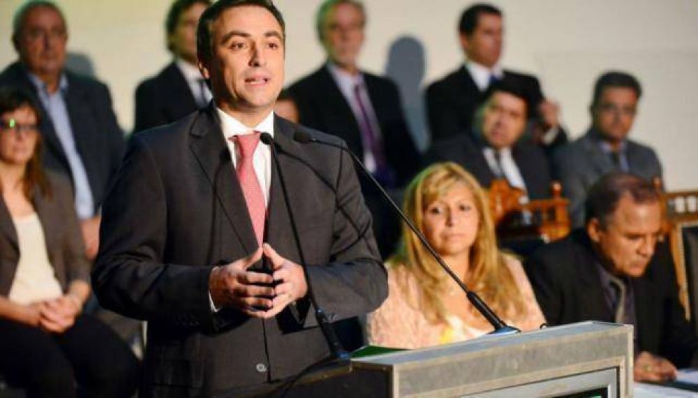Mestre quiere lo autoricen para sacar cr�ditos por 150 millones de d�lares