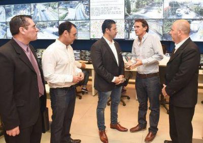 Katopodis y Men�ndez visitaron el Centro Operativo de Monitoreo de San Mart�n