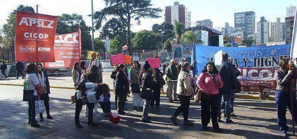 En Lomas tambi�n el paro de profesionales de la salud 