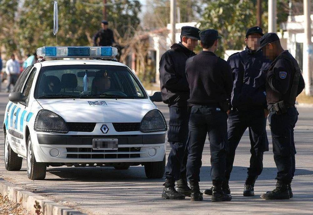 Pese a las quejas, la UCR avanza con la ley policial