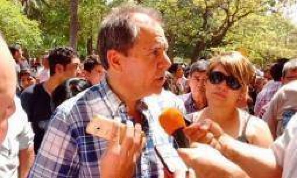 Minuzzi ya se prueba nuevamente el traje de diputado provincial