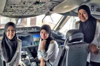 Aterriza en Arabia Saudita un avi�n exclusivamente operado por musulmanas