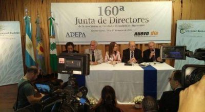 Vidal se reuni� con due�os de diarios y compar� su rol con el de los medios: 