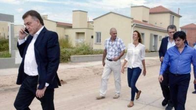 Naci�n y Provincia construir�n mil casas, rutas y cloacas